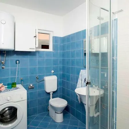 Lily アパート